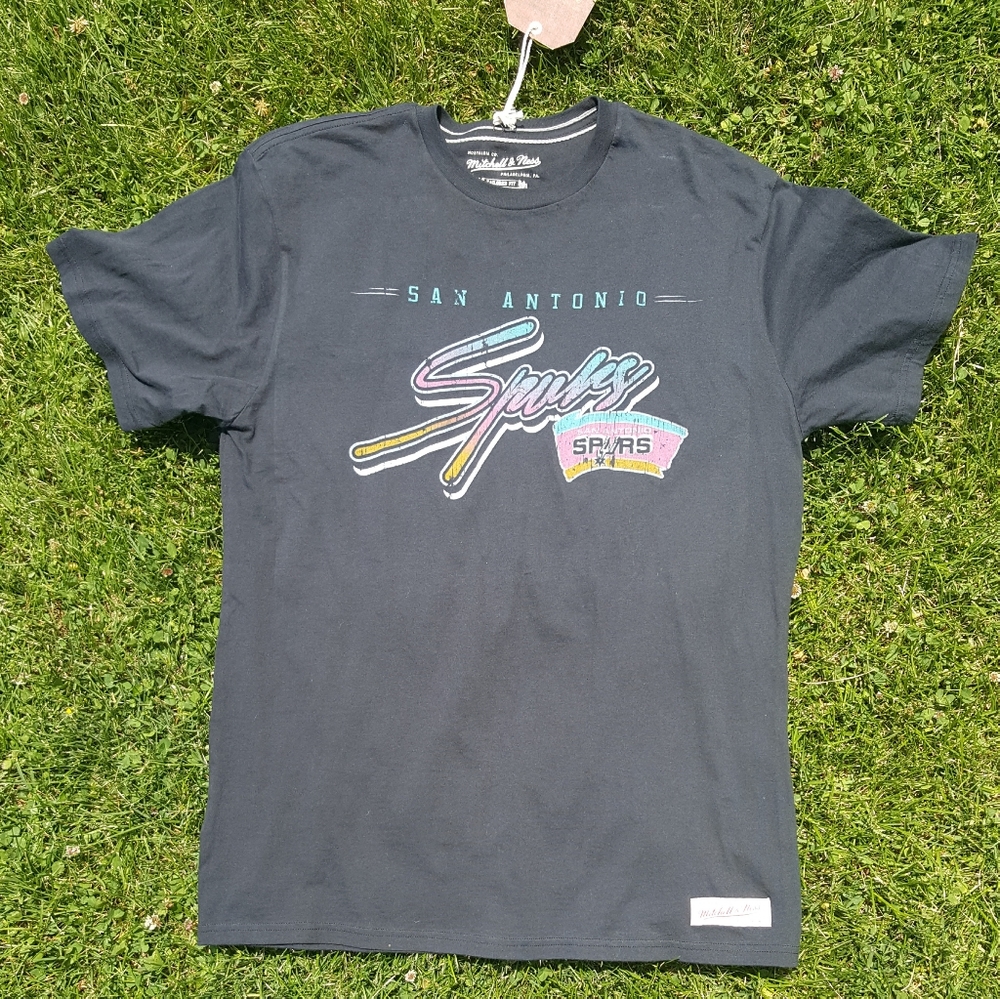 XL Mitchell and Ness Spurs t shirt